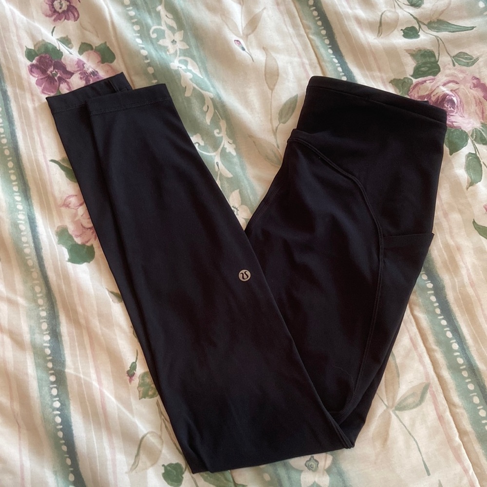 black lululemon leggings